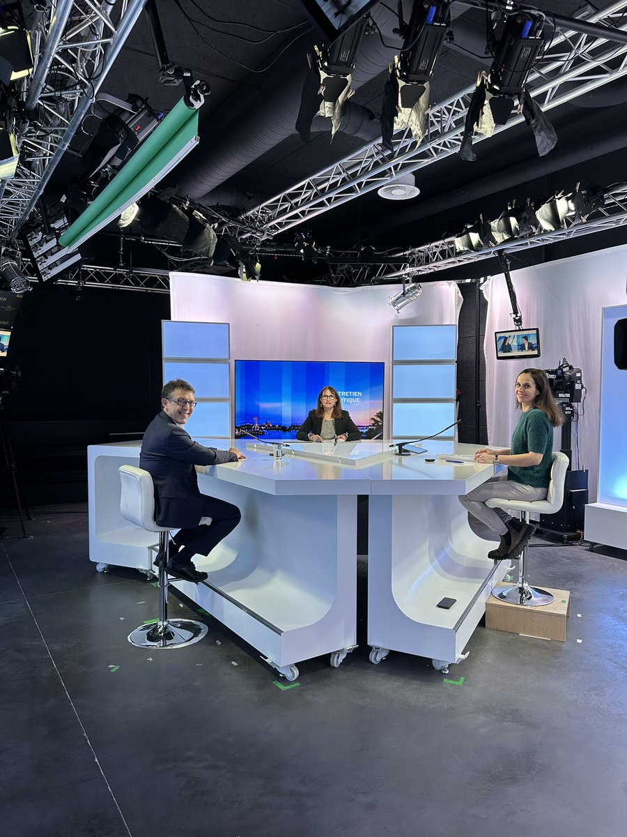 Christophe Clergeau (@clergeau) on Twitter photo Rendez-vous dans une heure (17h30) pour la diffusion de l’entretien politique de <a href="/telenantesinfo/">Télénantes</a>. Au programme : ma vision sur l’Ukraine, Trump, Christelle Morançais et même Bruno Retailleau. Rendez-vous dans une heure (17h30) pour la diffusion de l’entretien politique de <a href="/telenantesinfo/">Télénantes</a>. Au programme : ma vision sur l’Ukraine, Trump, Christelle Morançais et même Bruno Retailleau.