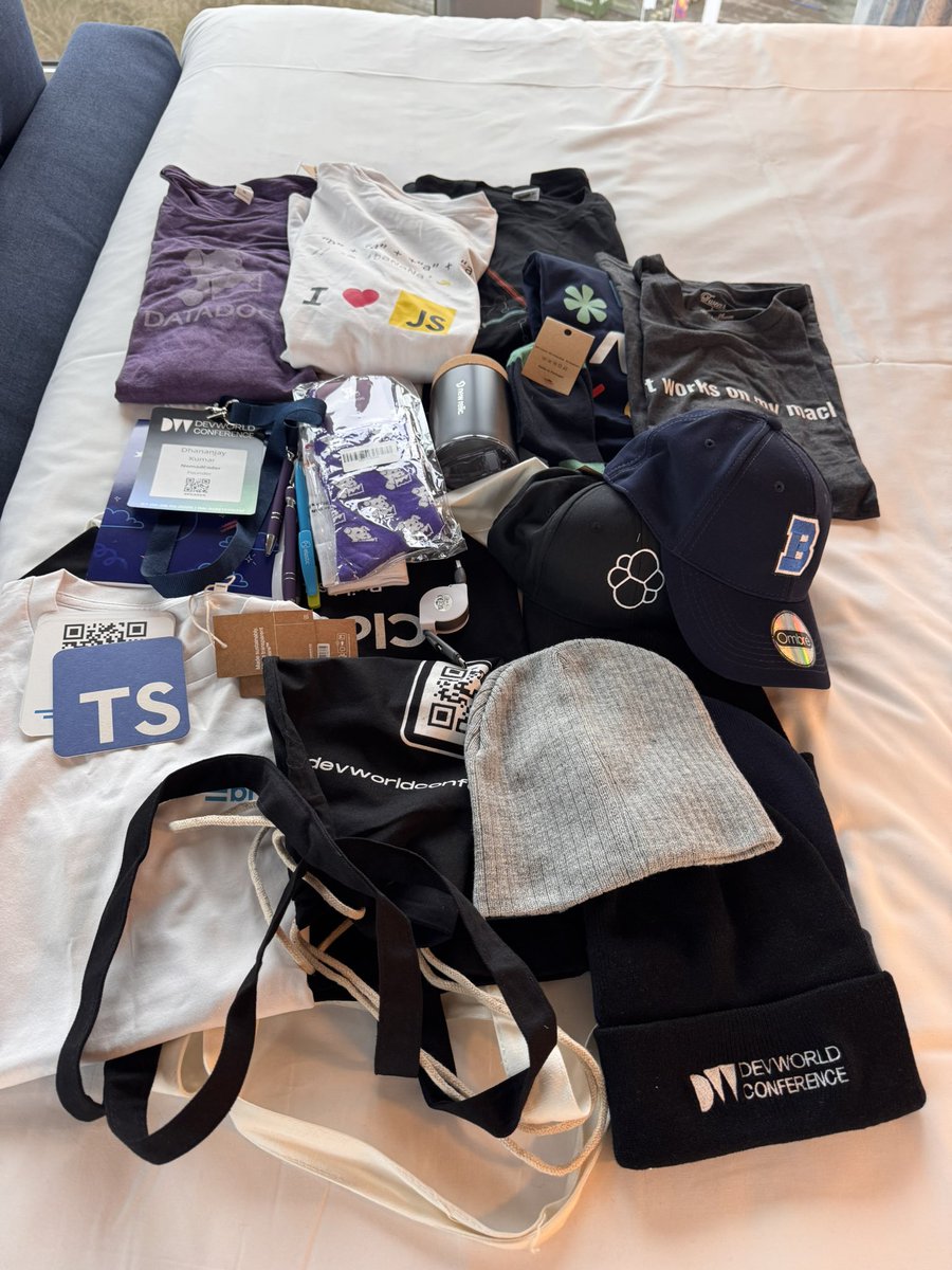 debug_mode's tweet photo. Goodies from @devworld_conf β€οΈ amazing 1st day at the conference β€οΈ looking forward for my talk tomorrow at 12.30 PM at stage 2 on - #JavaScript Prototypes
#devworldconf https://t.co/oTasMzHKsH