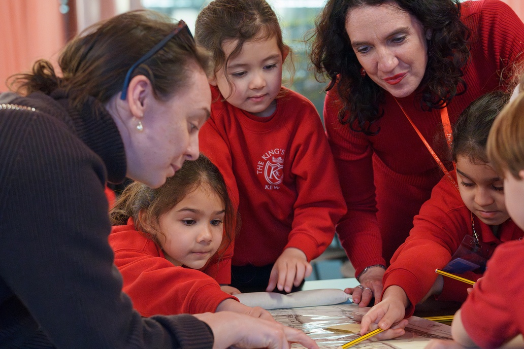 Are you a #HistoryTeacher? Help us provide the resources you need! Our 2025 Teaching Resources Survey is now open and takes around 5 minutes to complete. Your answers will help improve our free online offerings.

smartsurvey.co.uk/s/T55IX4/
#History #TeachingResources