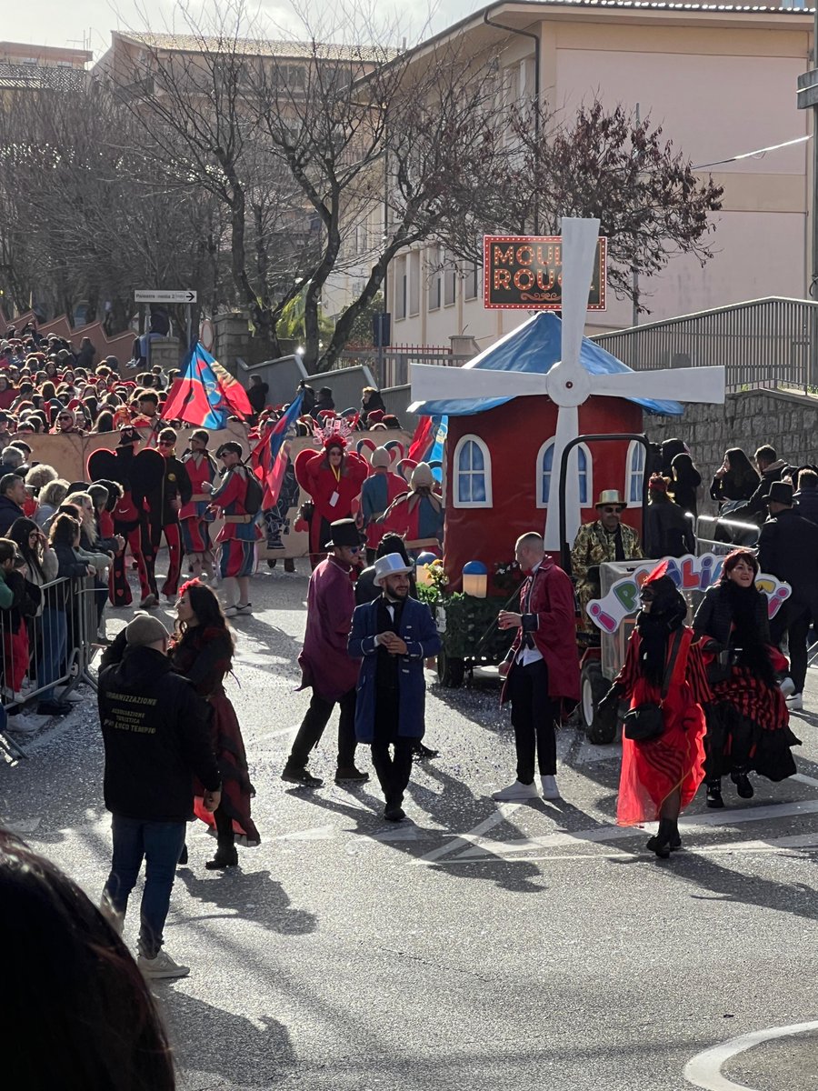 TgrRaiSardegna's tweet image. Via al carnevale di #Tempio, la sfilata per le strade del centro 
#Sardegna #IoSeguoTgr 
rainews.it/tgr/sardegna/a….