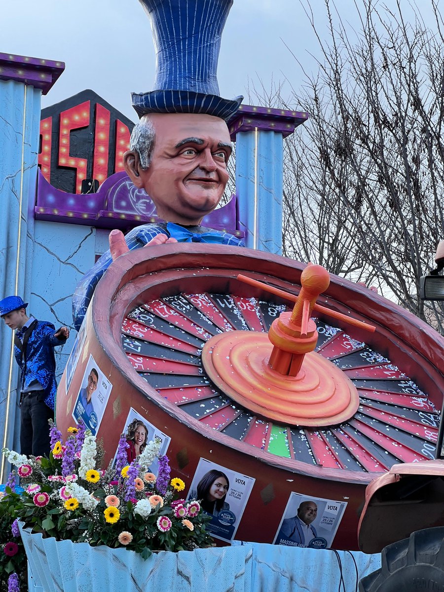 TgrRaiSardegna's tweet image. Via al carnevale di #Tempio, la sfilata per le strade del centro 
#Sardegna #IoSeguoTgr 
rainews.it/tgr/sardegna/a….