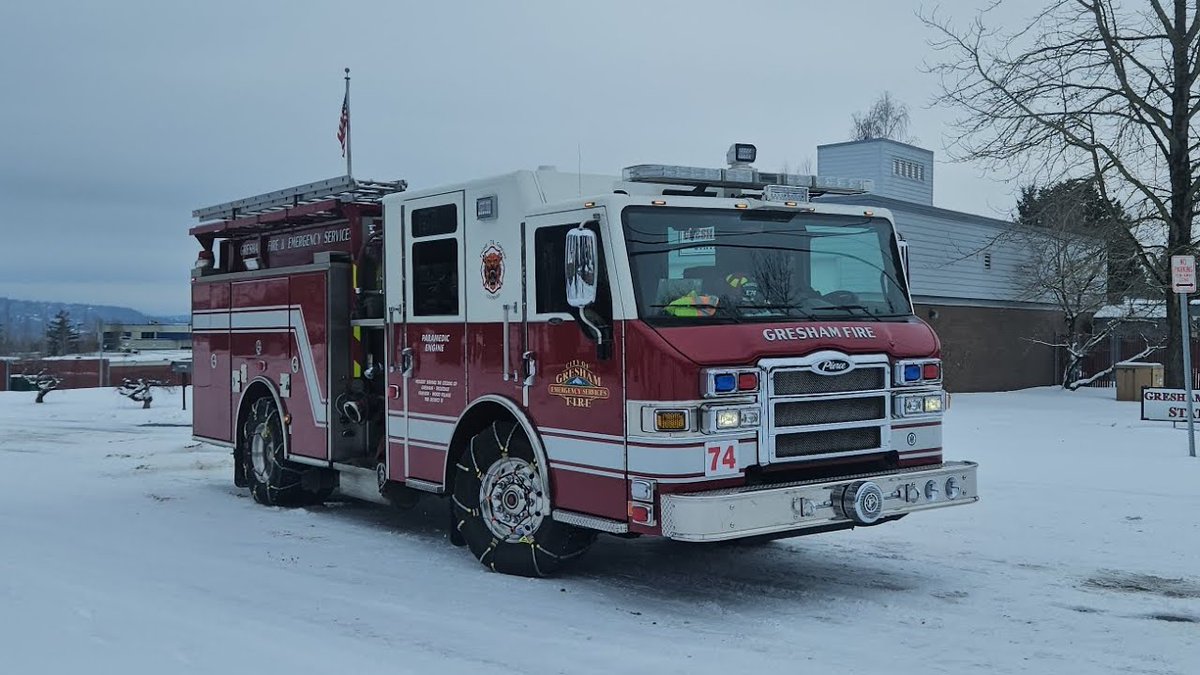 fire_gresham's tweet image. Gresham Fire Engine 74 Responding 
youtu.be/4zyL2pPB1Xc