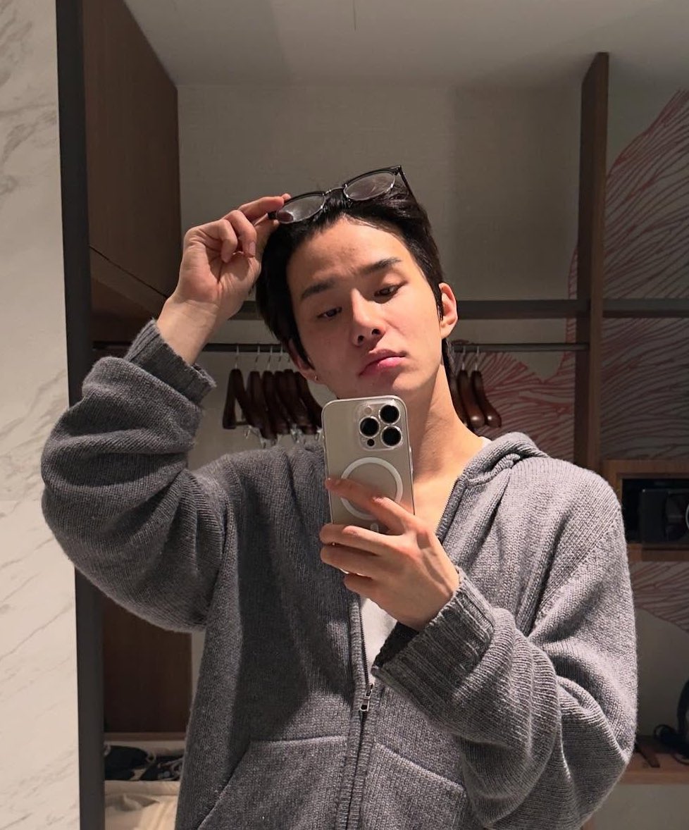 JUNGWOO??