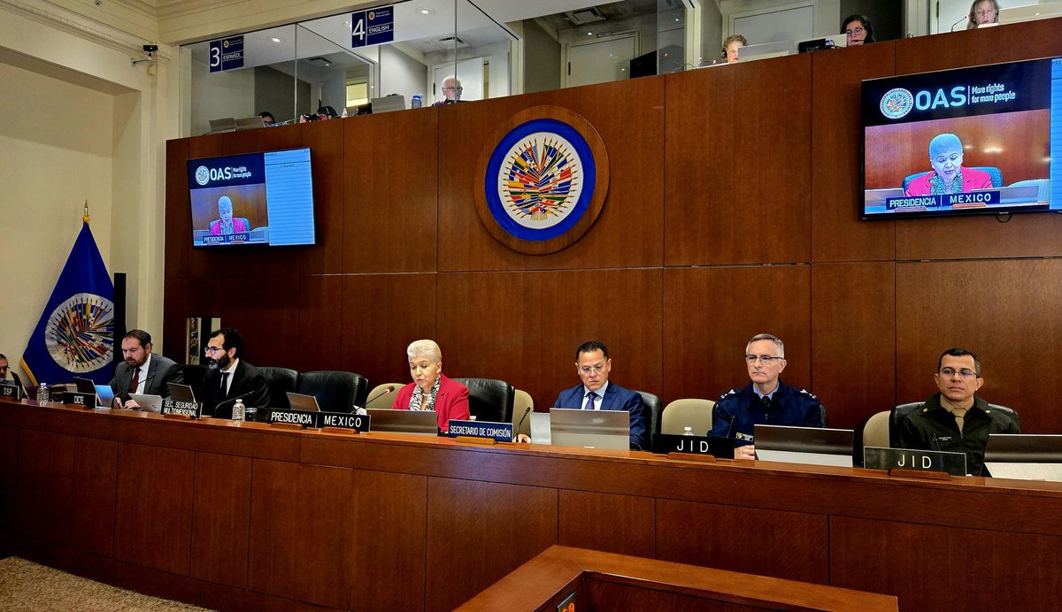 MisionMexOEA's tweet image. La Embajadora Luz Elena Baños preside la sesión de la Comisión de Seguridad Hemisférica-@OEA_oficial sobre ciberseguridad y ciberdefensa. México🇲🇽 apoya al @OEA_CICTE y a la @jid_iadb para fortalecer las capacidades técnicas y científicas de la región.