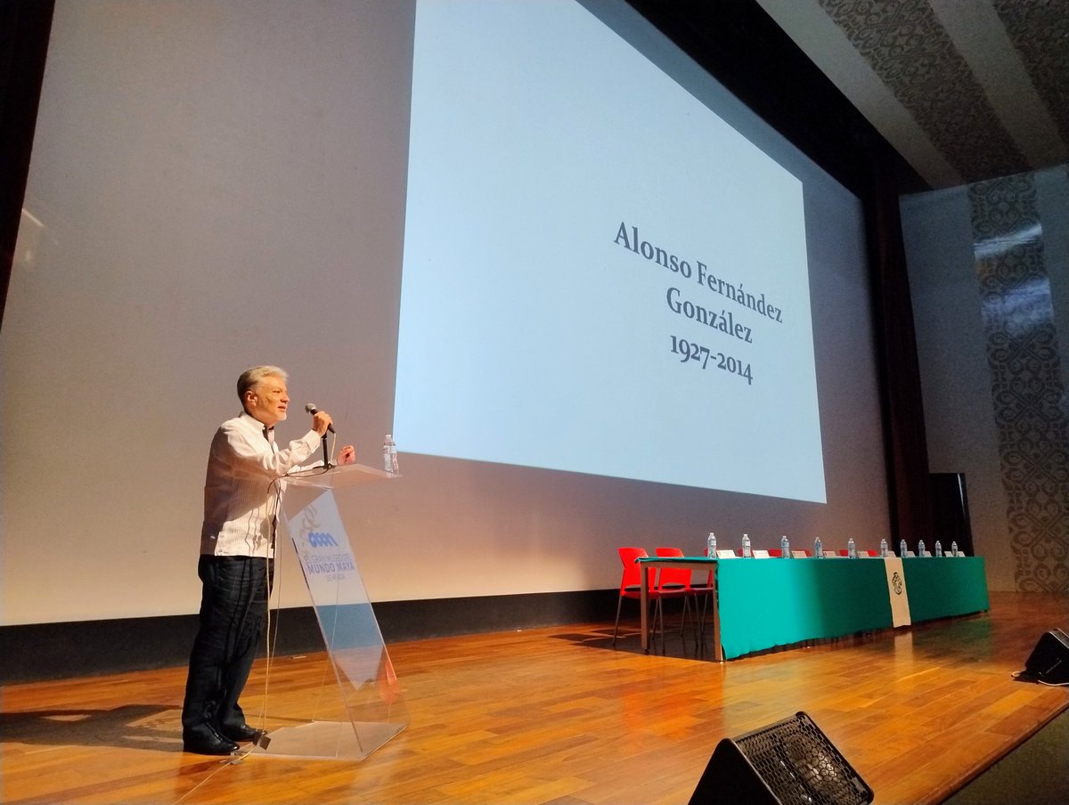 Presentación de Alonso Fernández Guasti, representante de la familia del Dr. Alonso Fernández González, por quien los premios llevan su nombre.
