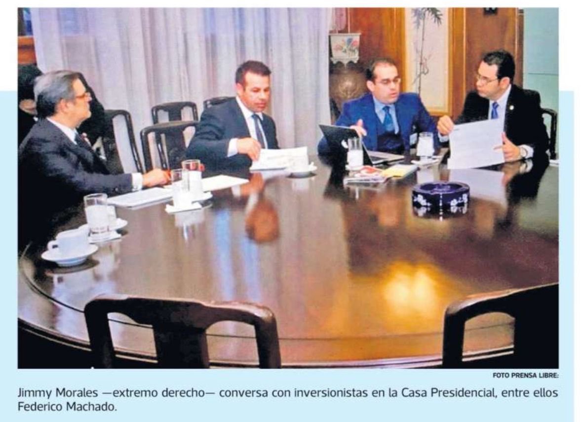 JSandoval1982's tweet image. La mentira queda en evidencia: Jimmy Morales negó cualquier vínculo con el empresario y narco Federico Machado, pero el Ministerio Público (MP) evitó investigar a profundidad el caso, brindándole así una evidente protección.

Este hecho revela dos aspectos clave: primero, la…