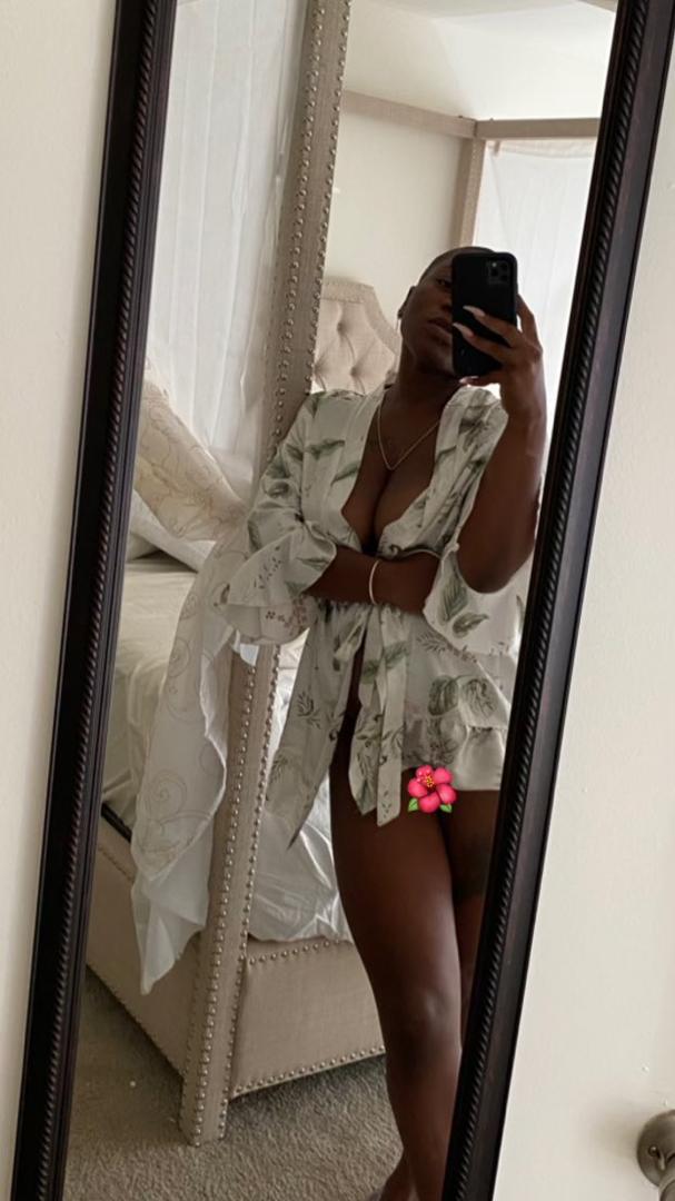 I would love to massage my own body if I could? 😋 .#sensua #massage