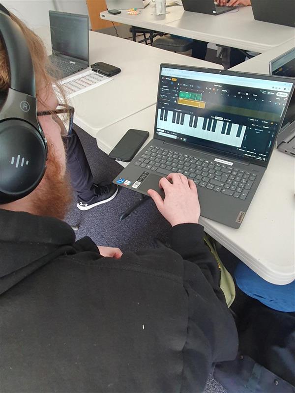 🎵Our Digital Media group has had some musical fun with Jack this week, learning about Ableton and BandLab and putting together some beats!🎹
@ABZWorks