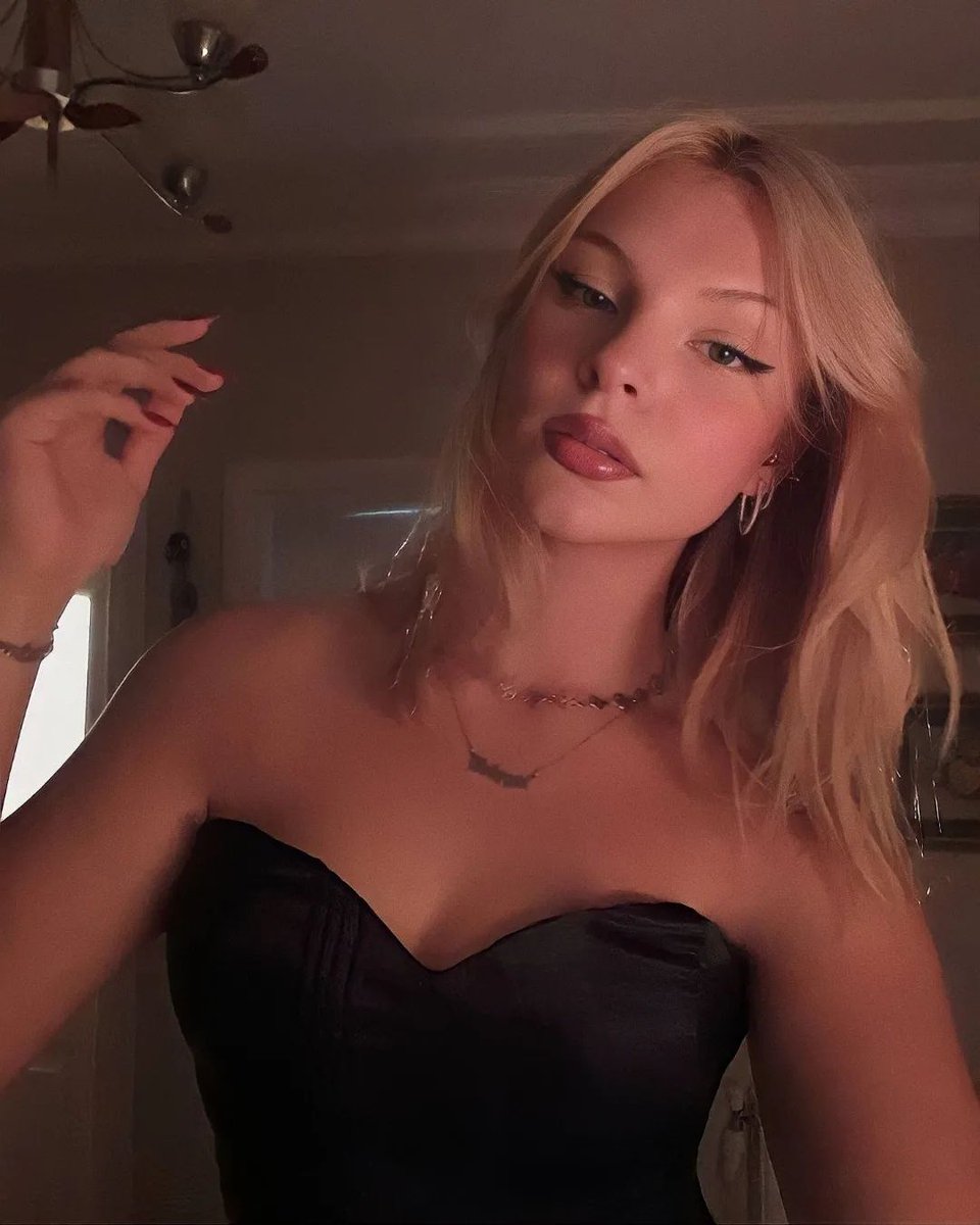 yeterince güzel değil miyim? doğru soyle lutfen