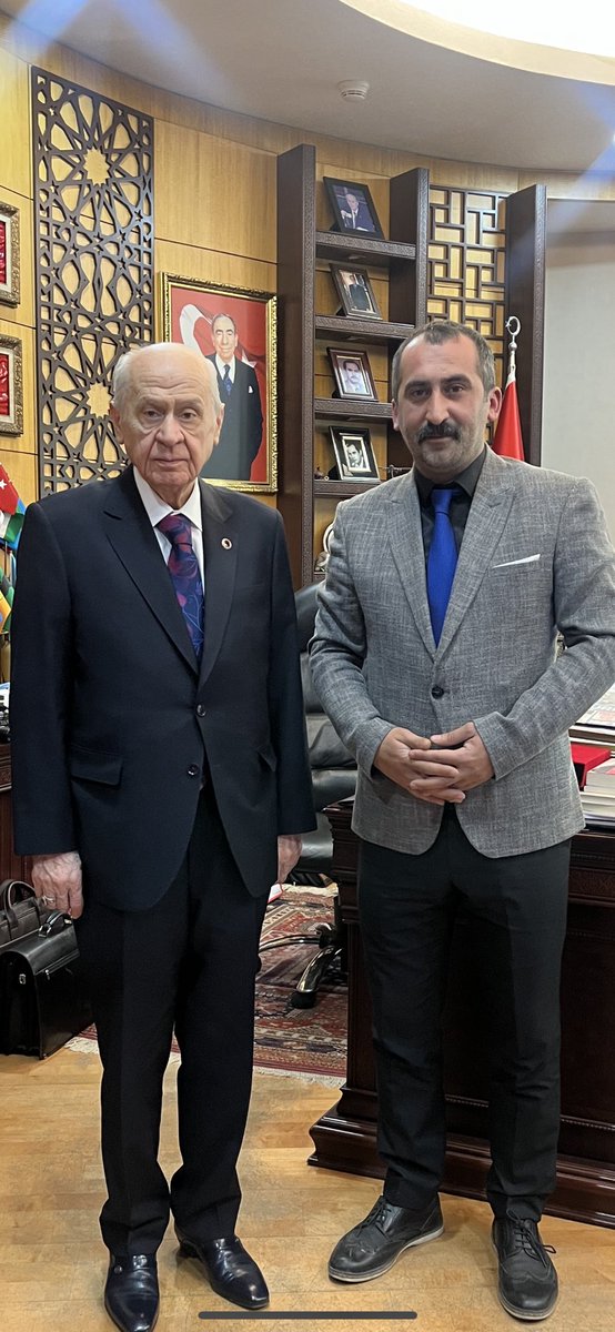 Tarihin hiçbir yerinde;
Bilge Lider Devlet Bahçeli yanıldı yazmaz…

Terörsüz Türkiye artık bir hayal değildir!…🇹🇷

Şimdi anladınız mı ŞAKLABANLAR…