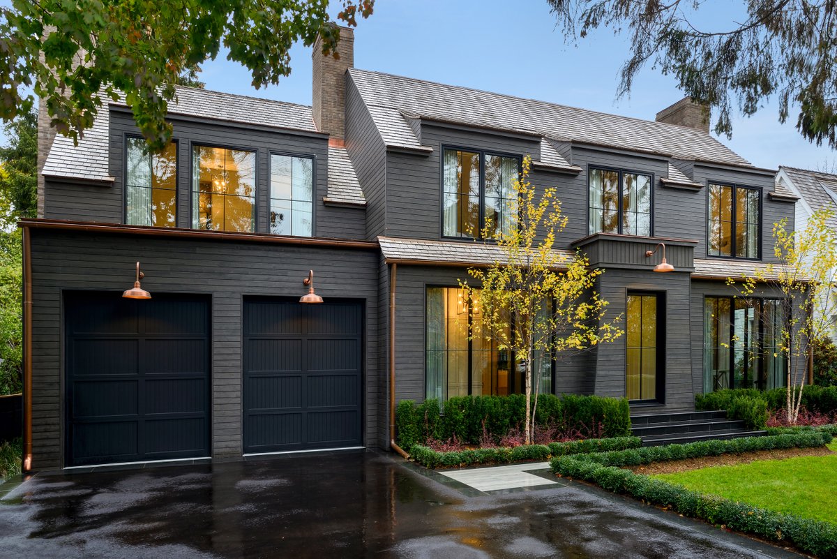 GoodaleMiller's tweet photo. Sophisticated luxury on one of Oakville’s most desired streets just steps to the Lake. Designed by Muskoka Living Interiors this home exudes style around every corner. . https://t.co/8Ttjy3Kilm

#Oakville #Ontario #Canada #RealEstate #Realtor https://t.co/1V7FkyM2T2