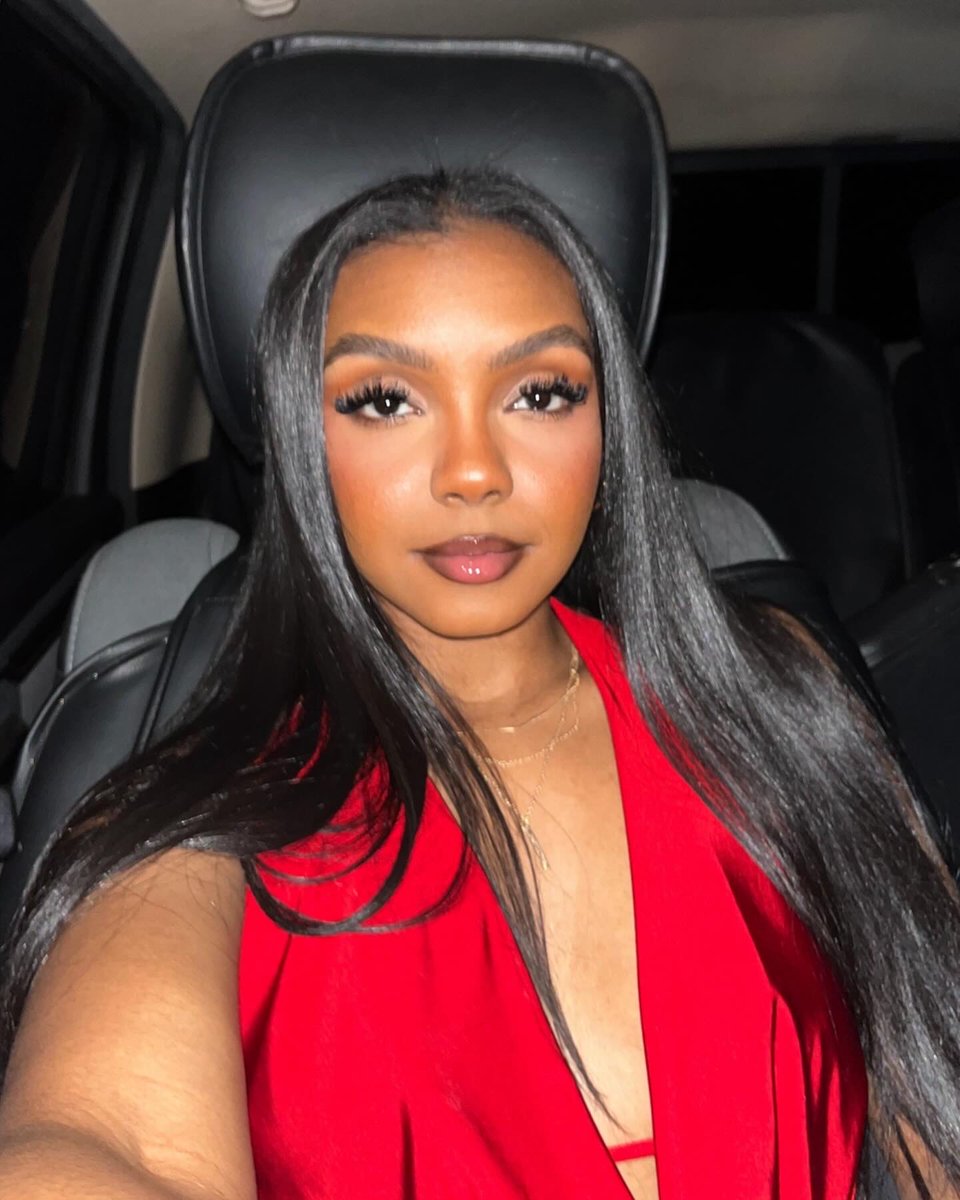treasurecolbi's tweet photo. Heavy on the pretty ✨💋 https://t.co/cXuzUkd4o2