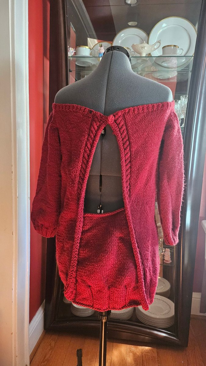 Stebunny17's tweet image. I don't think I posted a proper picture but I knitted Yor's sweater 2 years ago ๐ฉท