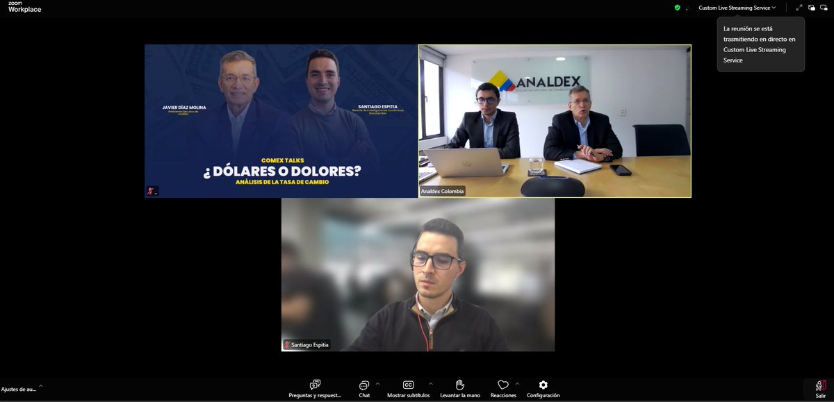#AEstaHora El ComexTalks: '¿Dólares o dolores?' se desarrolla con Santiago Espitia, Gerente de <a href="/Bancolombia_Inv/">Investigaciones Bancolombia</a>, quien indicó que hay dos fuentes principales que generan incertidumbre alrededor de la divisa estadounidense: el anuncio de distintos aranceles por parte de Estados