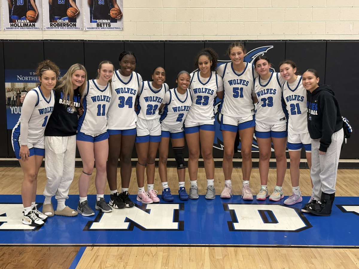 Come support the Girls Varsity team this Saturday 3/1  at 11AM at Grandview.  The girls will be taking on Horizon in their 1st round playoff game!  

It is FREE for all GHS students with your ID!
