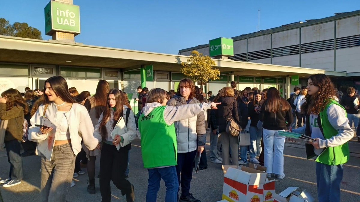 Associació Catalana d'Universitats Públiques (@acupcatalunya) on Twitter photo Cada mes, des de l'<a href="/ACUPcatalunya/">Associació Catalana d'Universitats Públiques</a>, destaquem una notícia d'una de les nostres universitats. Aquest febrer, la <a href="/UABBarcelona/">Universitat Autònoma de Barcelona</a> ha rebut més de 24.000 futurs UABers a les jornades de portes obertes.
Llegeix més a: tuit.cat/M8Pen Cada mes, des de l'<a href="/ACUPcatalunya/">Associació Catalana d'Universitats Públiques</a>, destaquem una notícia d'una de les nostres universitats. Aquest febrer, la <a href="/UABBarcelona/">Universitat Autònoma de Barcelona</a> ha rebut més de 24.000 futurs UABers a les jornades de portes obertes.
Llegeix més a: tuit.cat/M8Pen