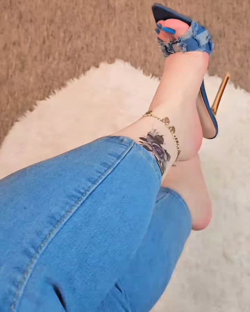 فين كلابى 🦮🦮
يلا يخولات يولاد الوسخه اللى جاهز يكلمنى عاوزه فولو وريتويت ع التويته دى
هلا بالخميس 👠👑🔥🔥🔥🔥