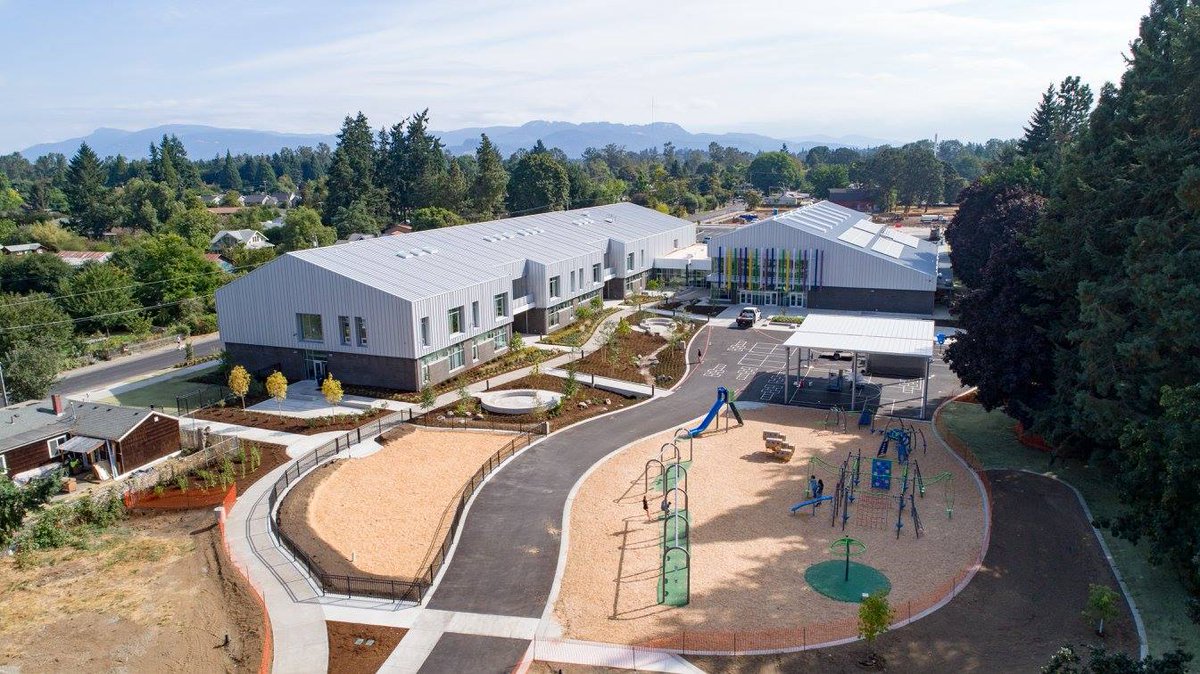 chambersconstr's tweet image. Chambers completed the River Road Elementary School in 2017. The new 62,000 SF building was built right next to the existing school so that kids were not displaced while it was under construction! #ThrowbackThursday #GoChambers #Construction