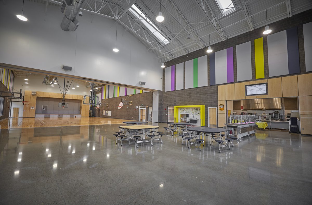 chambersconstr's tweet image. Chambers completed the River Road Elementary School in 2017. The new 62,000 SF building was built right next to the existing school so that kids were not displaced while it was under construction! #ThrowbackThursday #GoChambers #Construction