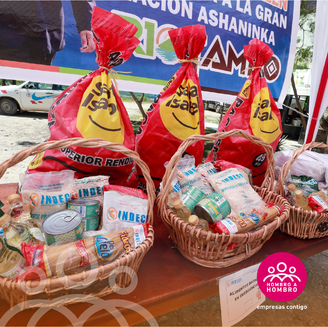 Volvimos a Río Tambo, Junín, el lugar donde nació Hombro a Hombro, para entregar útiles de aseo personal donados por Farmacias Peruanas y botas de jebe gracias a QROMA, sumándonos a las 10 toneladas de ayuda humanitaria gestionadas por INDECI.

#HombroAHombro #AyudaHumanitaria