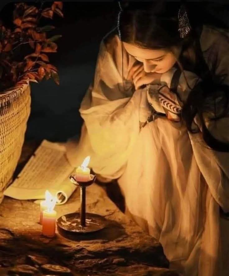 रात है और तेरी यादों का तसल्सुल इतना,.,
कि नींद आये तो आंखों को बुरा लगता है..!!

#AllahHafiz 
#GoodNightX