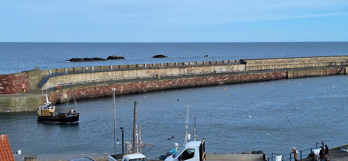 Out and about as a #PrimaryCare #ClinicalResearchNurse 
Not Many GP Practices can boast of a view like this. Out in East Lothian discussing how we can bring #clinicaltrials to our #underservedcommunities in our #remote and #coastal areas.