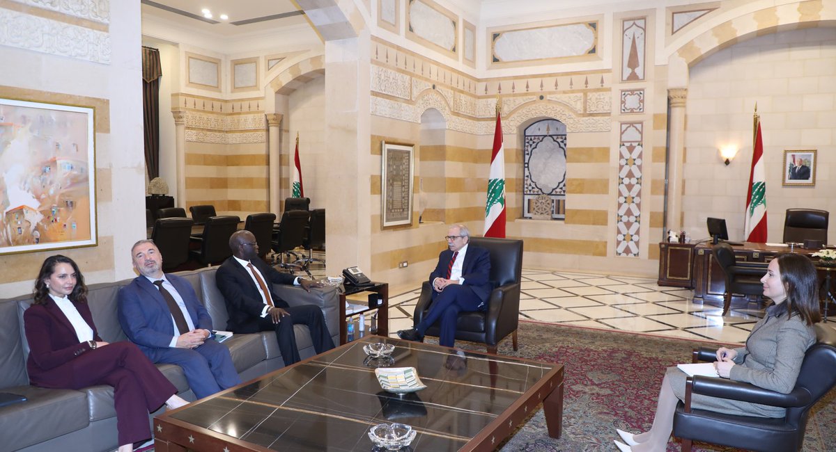استقبل رئيس #مجلس_الوزراء الدكتور #نواف_سلام بعد ظهر اليوم في السرايا  نائب رئيس البنك الدولي عثمان  ديون والمدير الاقليمي للبنك الدولي جان كريستوف كاريه.

 بعد اللقاء قال ديون: "كان لنا لقاء مع  رئيس حكومة #لبنان، عبرنا خلاله عن  دعم البنك الدولي للحكومة  الجديدة التي تشكلت.