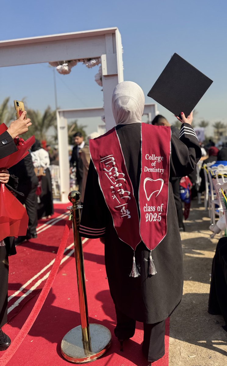 هالسنة عدنا خريجينن🥹💗💗
الحمداللله 
so proud with u🥺💗💗
Andd I’m the next 😎💗💗💗