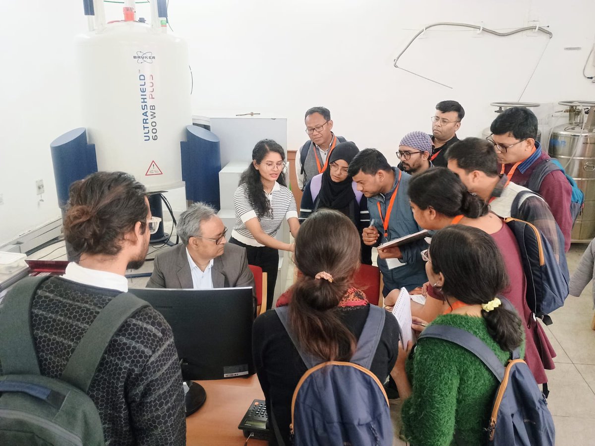 2yrs back I was completely blank about the #NMR field, now at least I have a few lines to speak about 🤓That's how your enthusiasm can make you reach anywhere 😇
"Demonstration of 600MHz solid-state NMR to Ph.D students of various IITs and CSIR institutes of India"
<a href="/cbmrofficial/">Centre of BioMedical Research, Lucknow</a>
