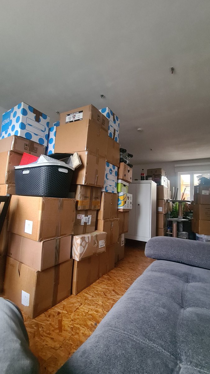 Bought a house filled with boxes 👍