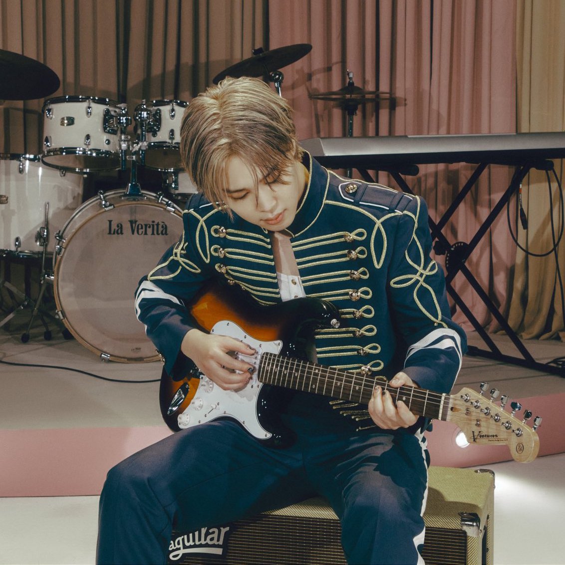 #JIMIN's "Who" becomes the fastest song by a K-pop act to reach 1.5 billion streams in Spotify history.