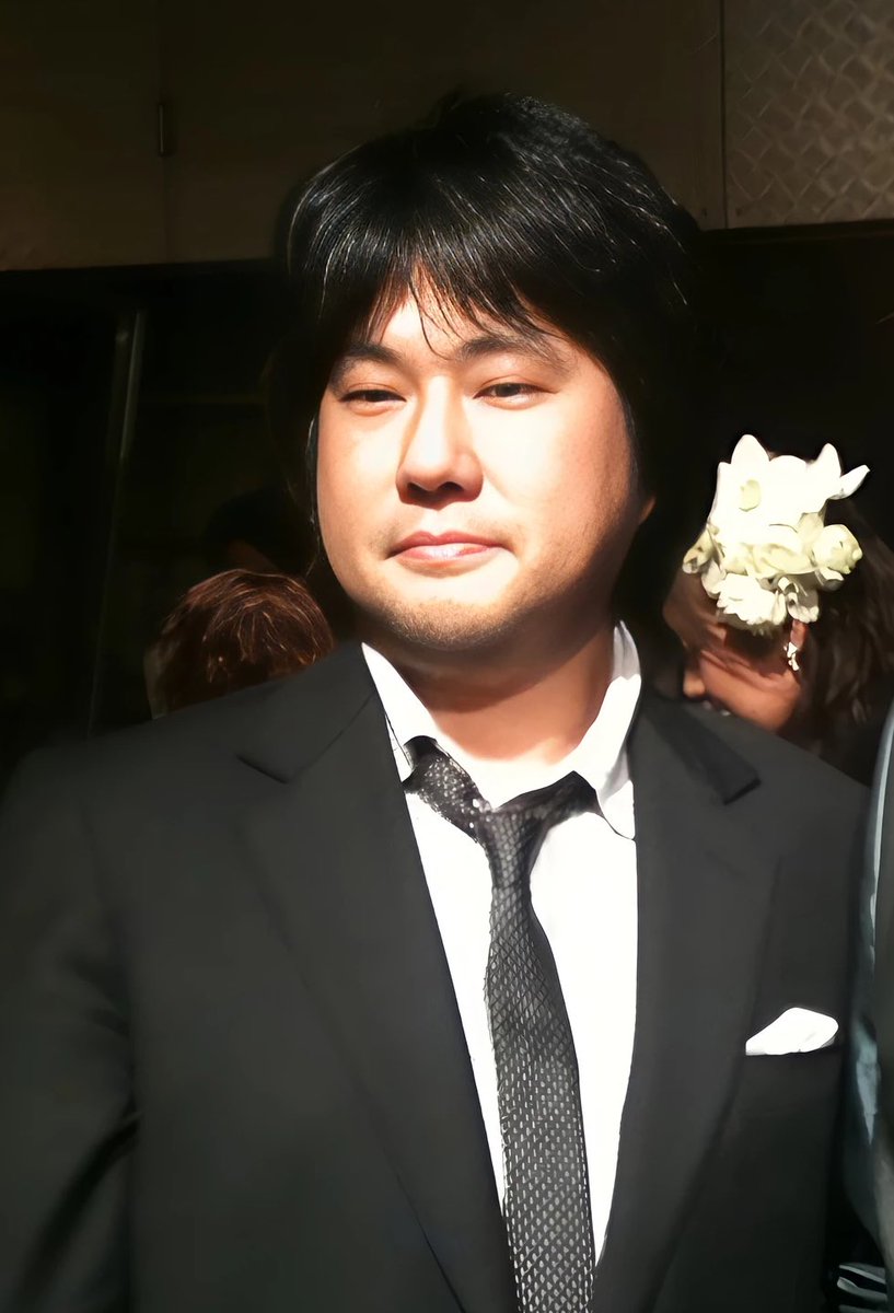 Kulturlesite_'s tweet image. 🚨 Eiichiro Oda (auteur de ONE PIECE) devient le premier MANGAKA à rentrer dans le TOP 10 des auteurs ayant le plus vendu de tous les temps !! 

Avec 530 MILLIONS d’exemplaires écoulés en 27 ans, il dépasse J.K. Rowling &amp;amp; Stephen King 🤯