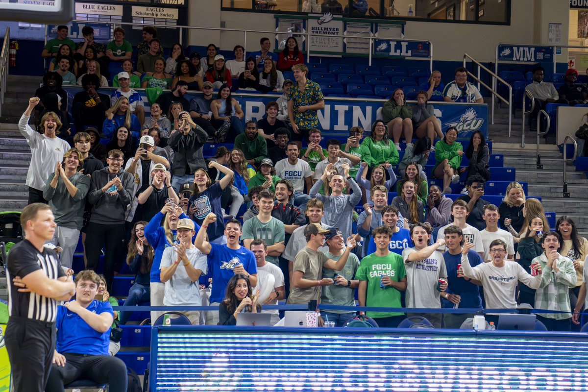 Ended the year with 3 straight home wins! All thanks to the <a href="/FGCUDirtyBirds/">FGCU Dirty Birds</a> the BEST FANS IN THE ASUN. 

See everyone back at the same spot Monday night! 

#ATTITUDE #WingsUp 🤙🌴🏀
