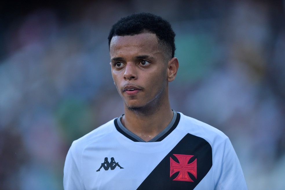 CorujaoVascaino's tweet photo. Riquelme lateral esquerdo, cria da base, não faz parte dos planos do Técnico Carille, Vasco vai buscar clube para emprestá-lo novamente.
#VascoDaGama #Vasco #Netvasco
#noticiasdovasco #Carioca https://t.co/OMyrVJgrnN