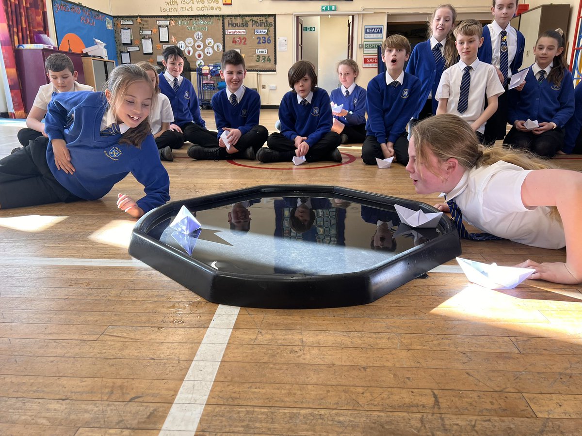 MrTBeaver's tweet photo. In Science, Year 5 have been exploring the Earth and its shape. 

Today we learned about the spherical shape of the planet and Aristotle’s theory based on his observations of ships on the horizon line 🚢🌅 https://t.co/9FTFUhIbfg