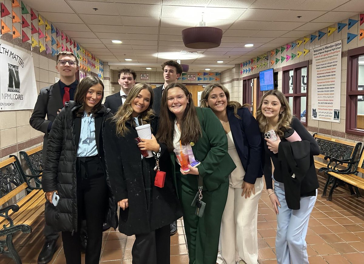 NipmucRegional's tweet image. Best of Luck to our students that took off this morning Boston bound to compete in the DECA State Competition.  Go Nipmuc! #nipmucpride