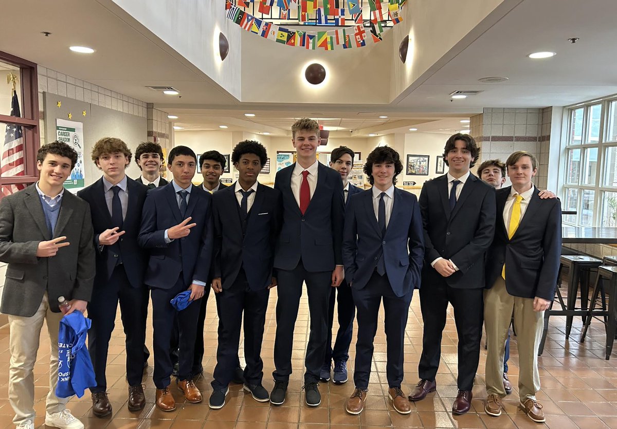 NipmucRegional's tweet image. Best of Luck to our students that took off this morning Boston bound to compete in the DECA State Competition.  Go Nipmuc! #nipmucpride