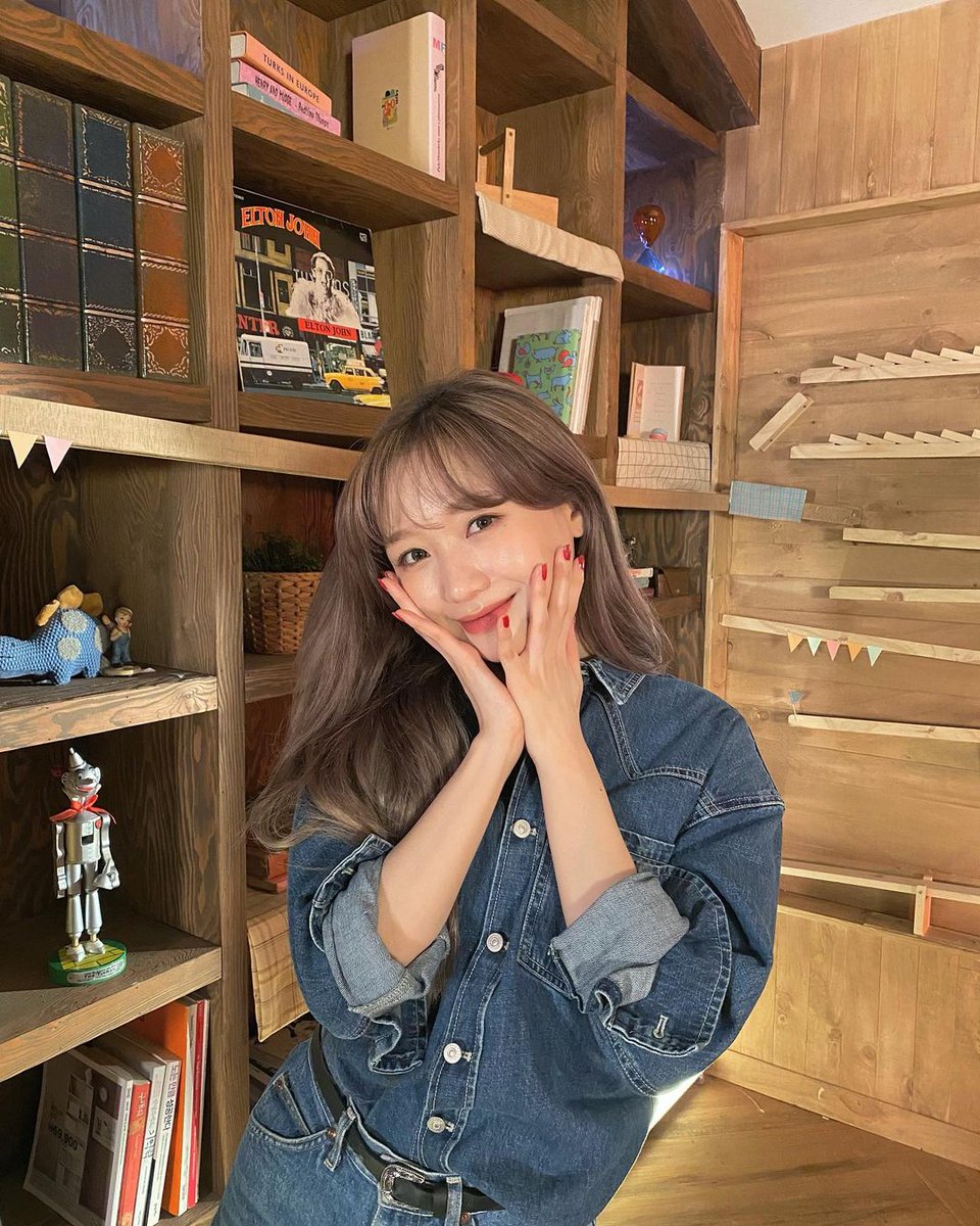 Ya casi estamos por hacer cb, pero eso no significa que vaya a dejar mis #𝐊ittᥱ𝗇᳢ׄᨳᩙʼ·d𝐫e𝕒̈ms behind. Claro que no, por eso agarré el #𝐌i𝗰𝕙i𓈒࣪ꫂʼཋྀུ⃨·𝖙𝕚c𝚔ê𝐭 para venir corriendo a este #𝙼ēo𝑤𝕚s𓈒࣪ᗢཻུ𝓓𝗲ֹ︩︪𝕓𝚞𝘁.

𝕯ī★m𝕠nd 🪽 𝙜ir𝚕