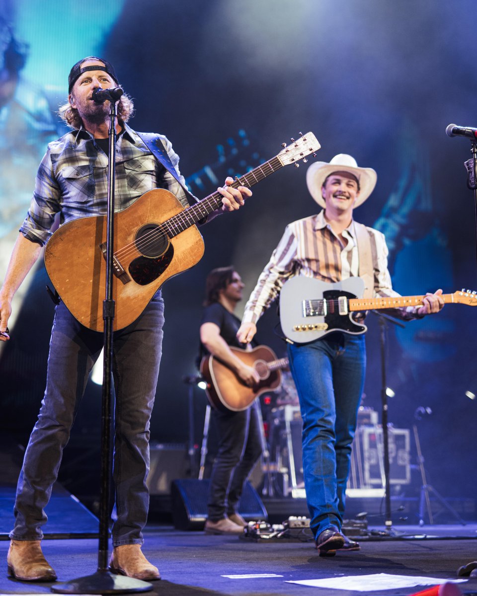 Darien Lake! 👉 Grab presale tickets NOW for <a href="/DierksBentley/">Dierks Bentley</a>: Broken Branches Tour with special guests <a href="/ZachTopmu/">zach top</a> and The Band Loula on August 14! 🎶

🎫 Use code: DUET
▶️ On Sale Friday at 10am livemu.sc/4hV5FDp