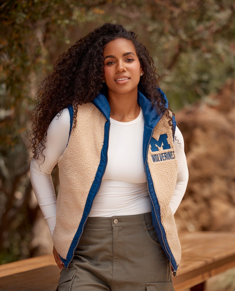 WEARbyEA's tweet image. The layered look for your next game day win...and it's reversible 💁Swipe through. 

#ootd #wolverines #wearbyea

l8r.it/MQLK
