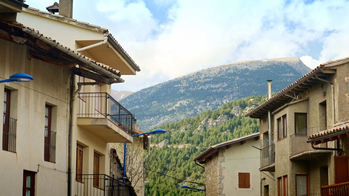 RTVECatalunya's tweet image. 🤔 Sabies que el #Berguedà ha patit una gran desertificació bancària?

🚙 Avui, a #EnRouter, descobreix com la tecnologia ha canviat la manera de fer negocis i la relació amb els diners

⏰ A les 10:30h a @La1_tve i a RTVE Play Catalunya
🔗rtve.es/v/16324575