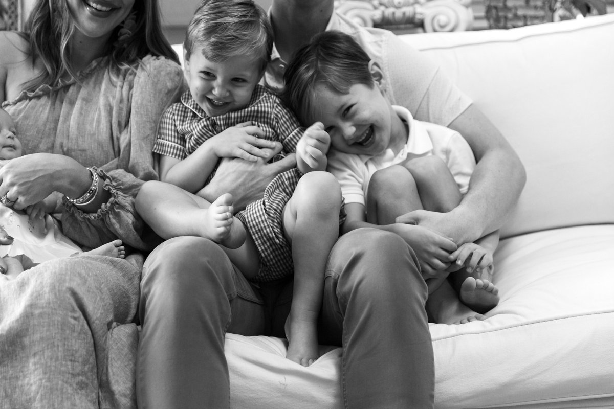 Sharing a few newborn pictures and six months of life with three...
carriebradshawlied.com/2025/02/newbor…