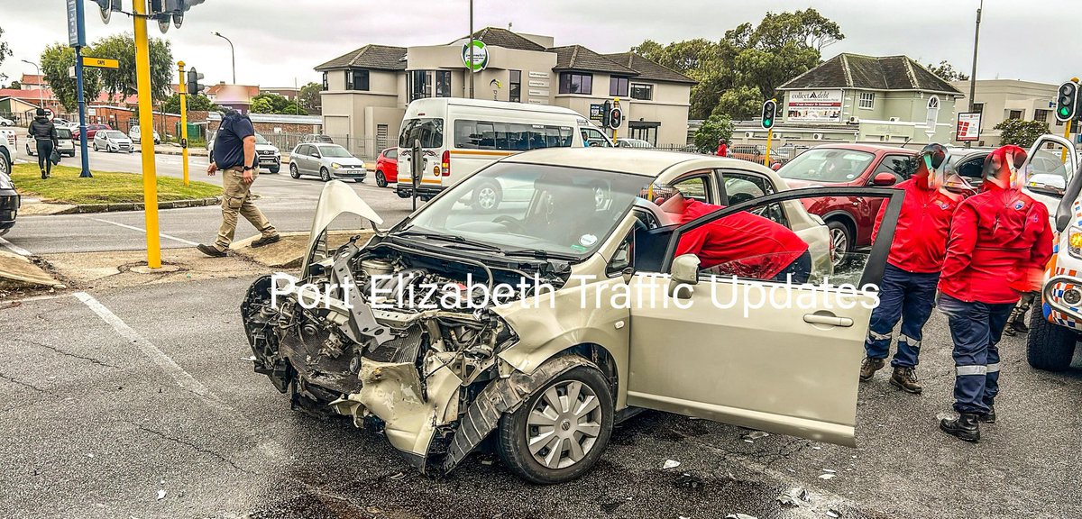 trafficupdatePE's tweet image. Cape Road &amp;amp; Conyngham Road - Two vehicles involved @_ArriveAlive @FatalMoves @HeraldNMB @AlgoaFMNews @AlgoaFM @bayfmofficial @FmLuister @EP_Media24 @JanineCLee @jour_maine @GardmedPE