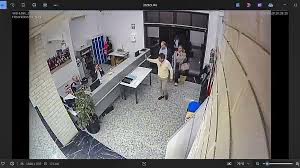 FactCheckCV's tweet image. A la primera le hicieron dimitir por robar una crema.

Al segundo le mantienen con 228 víctimas a su espalda.