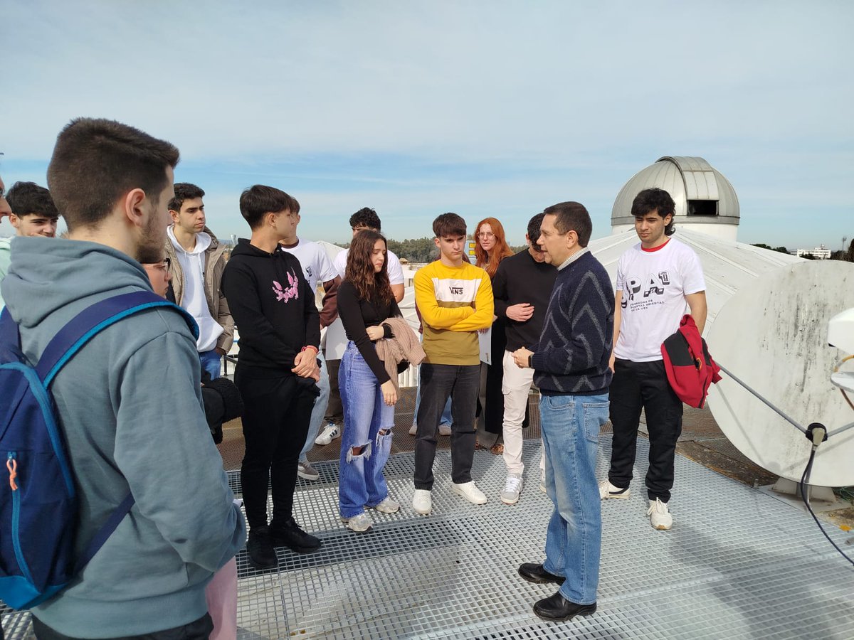 Estudiantes de Aceuchal, Almendralejo, Badajoz, Don Benito, Jerez de los Caballeros, Los Santos de Maimona, Mérida y Zafra visitaron nuestra estación radiométrica, una de las más completas de España