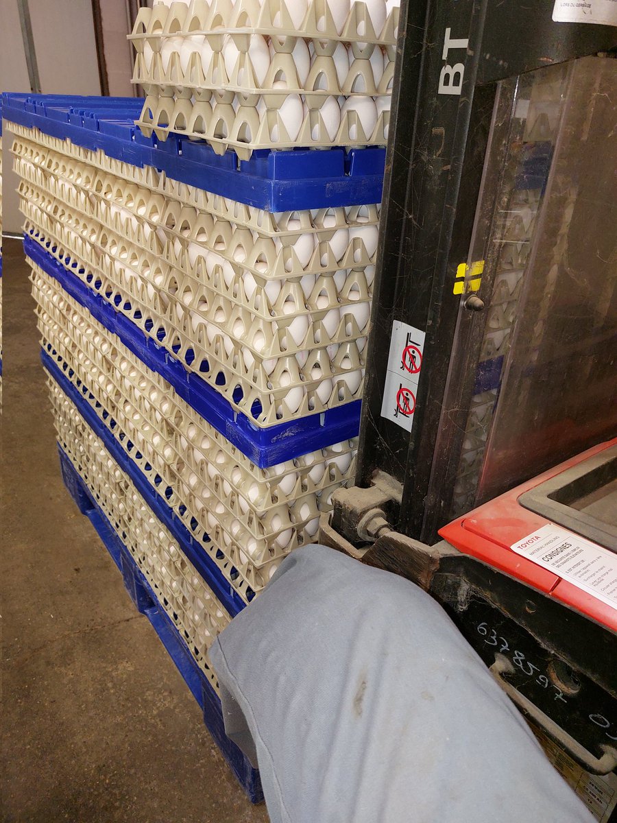 Zit even niet mee. Prothese bijna gebroken krijg ik een nieuwe koker op de Prothese. Omdat het niet paste is m'n knie beurs en gezwollen. Kom ik vanmorgen niet in m'n koker vanwege zwellingen.