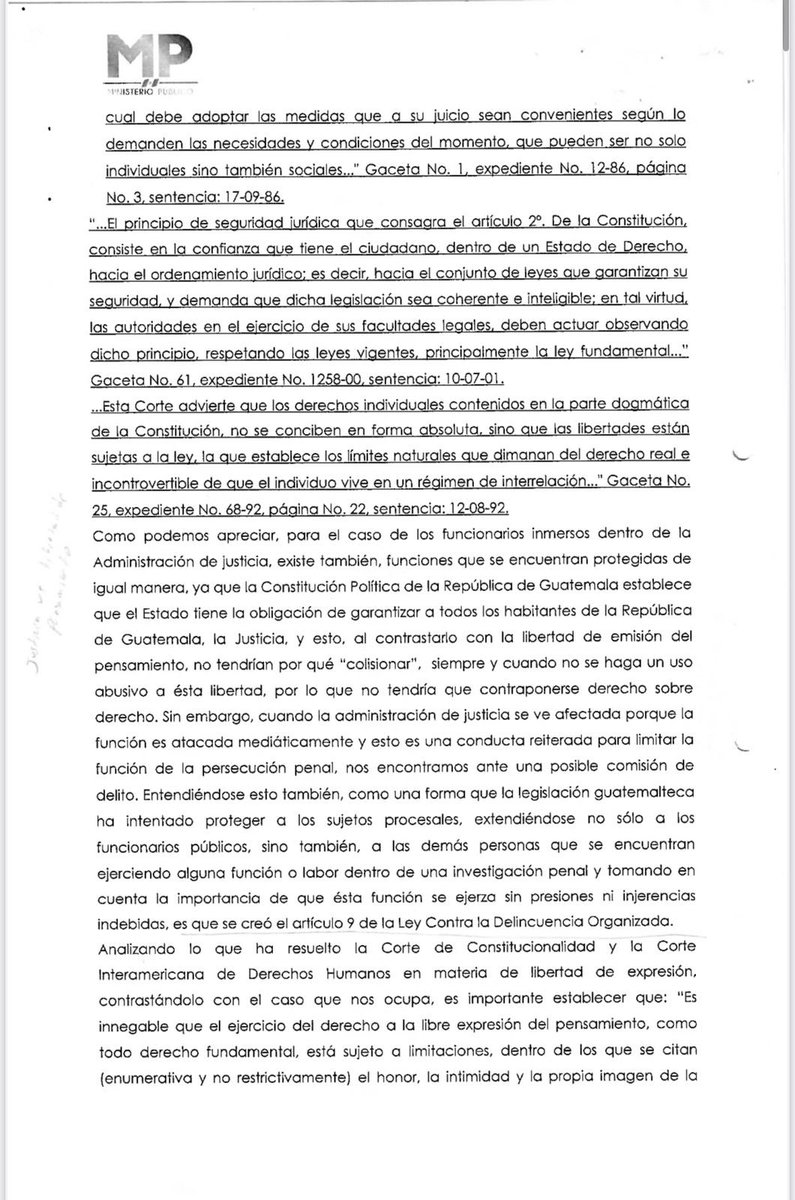 GRAVE: La FECI justifica la persecución contra periodistas de <a href="/el_Periodico/">elPeriódico</a>, alegando que no se vulnera la labor periodística al acusarlos de obstrucción a la justicia por sus publicaciones. 

Un intento descarado de criminalizar el periodismo crítico y silenciar la verdad.