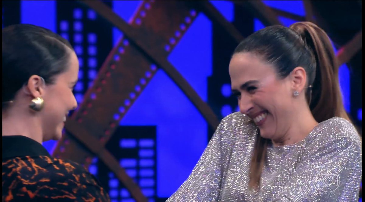 Luquinhas (@lucas21751766) on Twitter photo Lucinda e Anely juntas de novo ❤️❤️❤️❤️❤️
Débora Falabella e Tatá Werneck, divas, de #TerraEPaixão para o #LadyNight!!!
<a href="/Tatawerneck/">Tata werneck</a> Lucinda e Anely juntas de novo ❤️❤️❤️❤️❤️
Débora Falabella e Tatá Werneck, divas, de #TerraEPaixão para o #LadyNight!!!
<a href="/Tatawerneck/">Tata werneck</a>