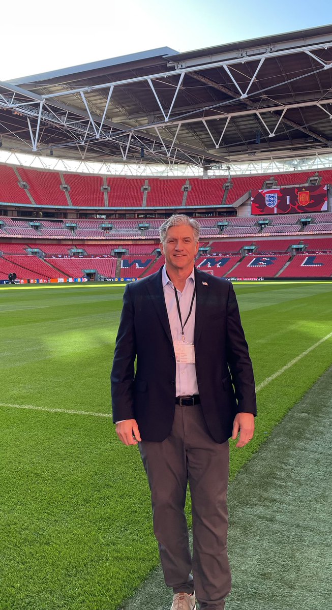 Rob Yowell (@rbyowell2) on Twitter photo One of the 1st things we talk about in my <a href="/SeligSLB/">Allan “Bud” Selig Sports Law and Business Program</a> class is the network you build in the sports business, starting w/ their classmates. After 30+yrs, that premise proved itself once again (with a new contact) & reminded me how important being transparent & open leads to #newbiz! One of the 1st things we talk about in my <a href="/SeligSLB/">Allan “Bud” Selig Sports Law and Business Program</a> class is the network you build in the sports business, starting w/ their classmates. After 30+yrs, that premise proved itself once again (with a new contact) & reminded me how important being transparent & open leads to #newbiz!