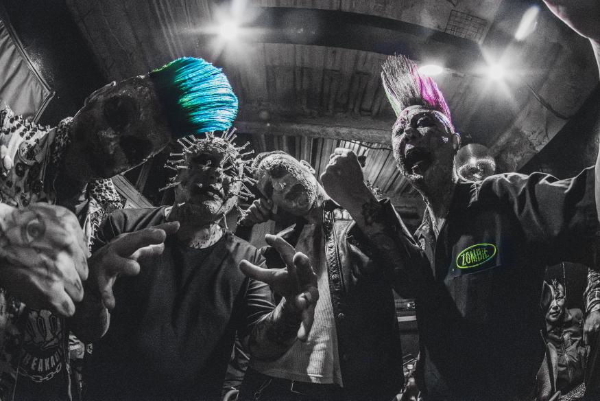 【NEXT...4/12(土) 富山】

◆2025/04/12(Sat) @ 高岡 CLOVER HALL 

"BAT CAVE WRECKIN"

-BAND-
CRACKS
チャンソリ(Osaka)
FAST JIMMIES

-DJ-
ISSEI(SWAN DIVE)
TO-RU(TxWxC)
HI-ROCK(TxWxC)
KEISUKE(雑物ブキー)

-SHOP-
GRAND CUSTOMIZED
56 RECORDS

OPEN/START19:30
ENTRANCE ¥3000+DRINK ¥500